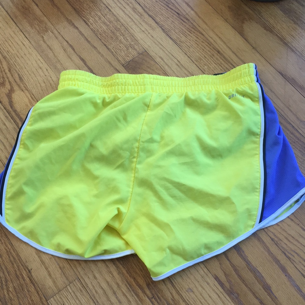 Nike workout athletic shorts - Picture 2 of 4